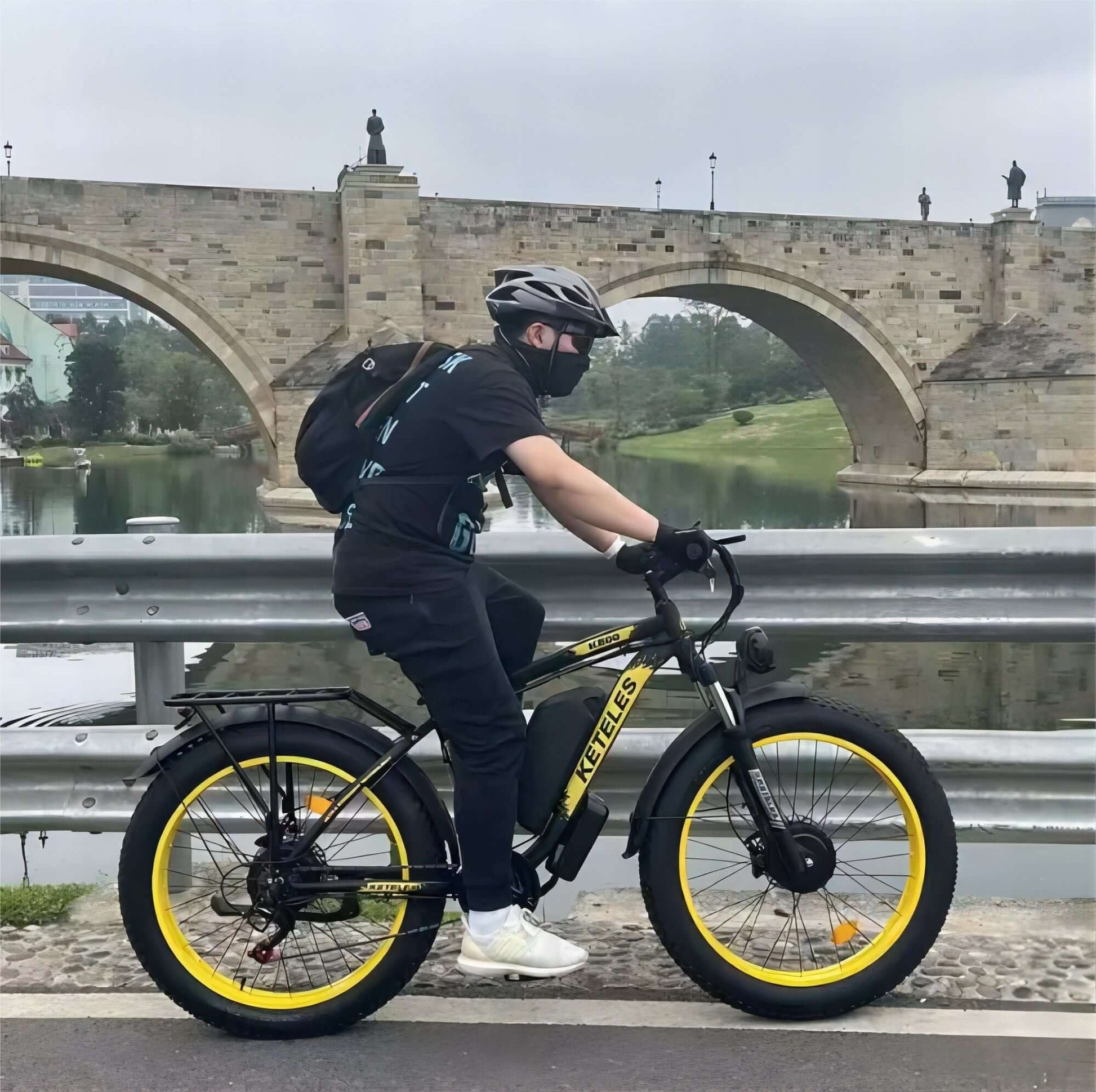 KETELES 48V 23AH dual motor 2000W electric bike with fat tires.